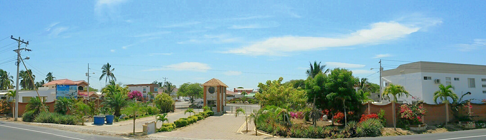 Ingreso privado con garita de control Ingreso privado con garita de control